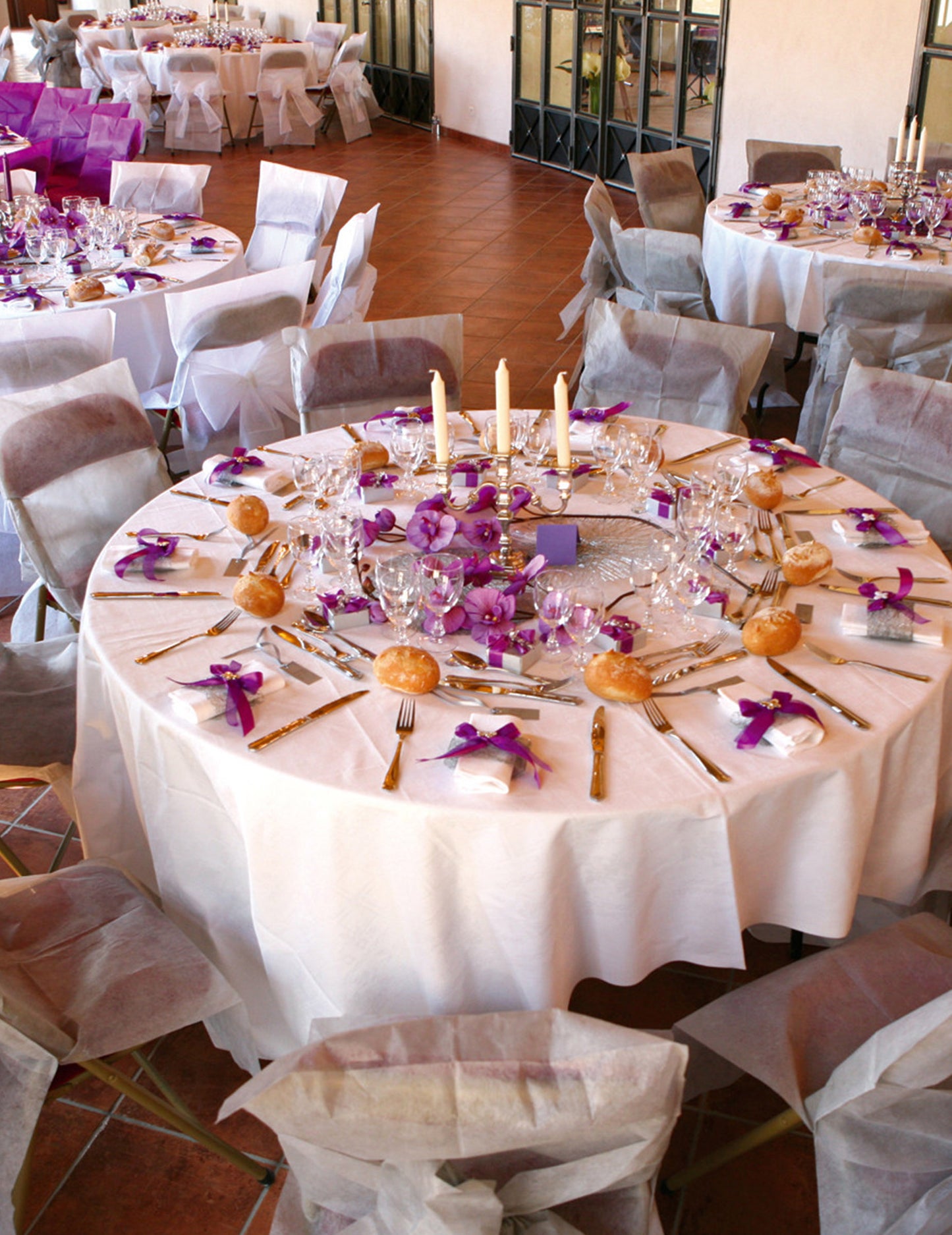 10 prémium fehér székhuzat 50 x 95 cm csomózott nem szőtt szövet