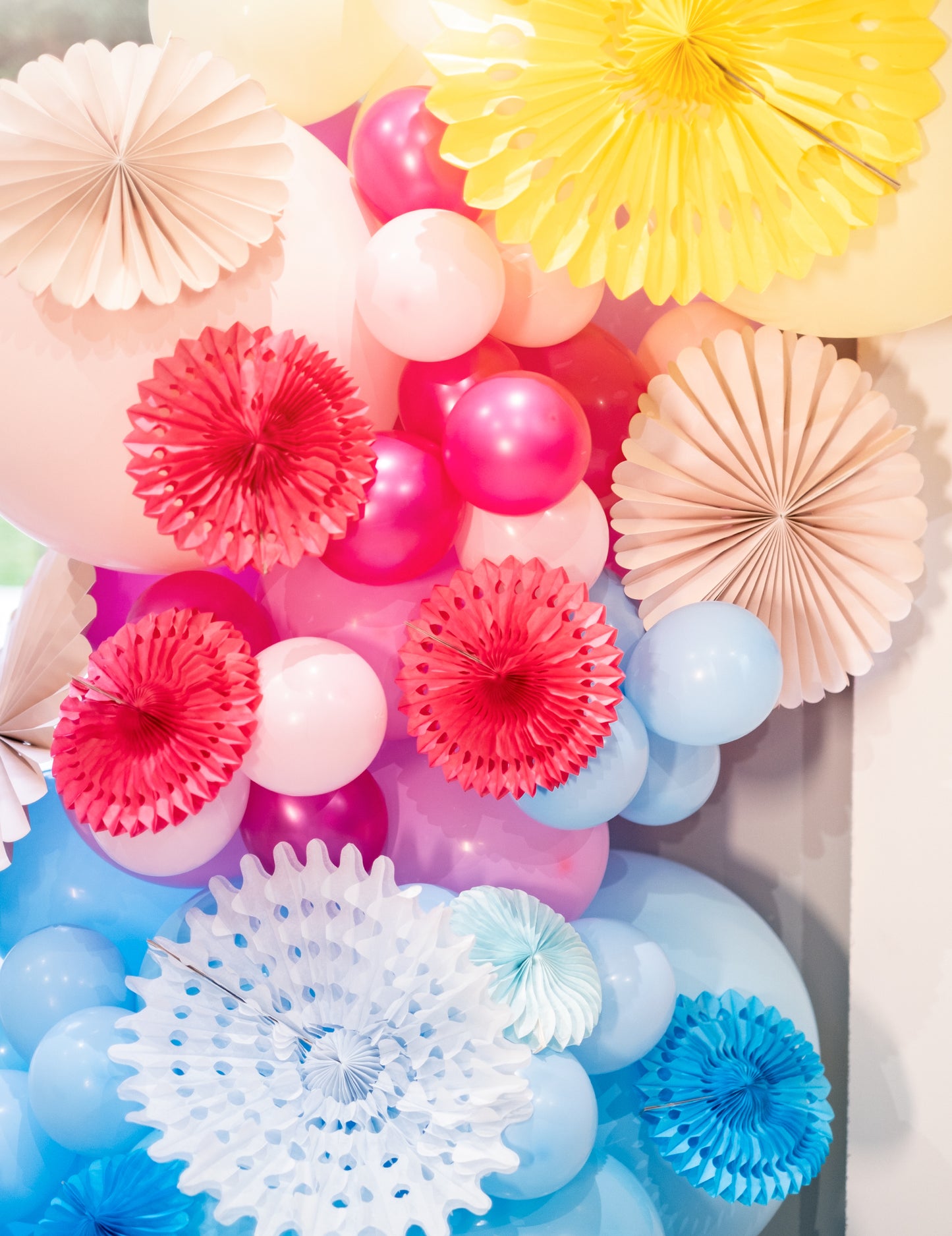 100 db mini pasztellrózsaszín latex lufi, 13 db cm ívhez és dekorációhoz