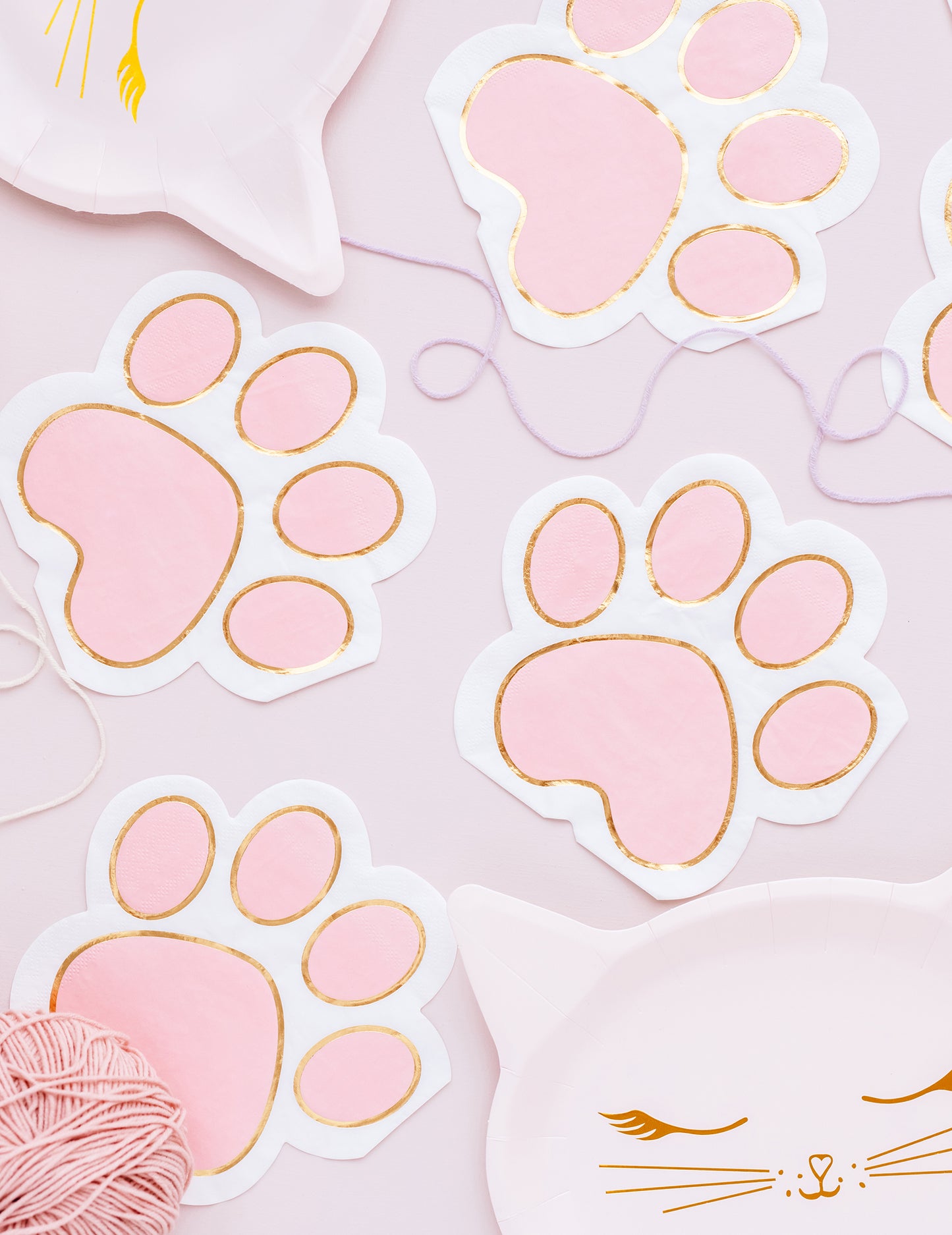 12 pasztellrózsaszín és arany macskamancs papírszalvéta