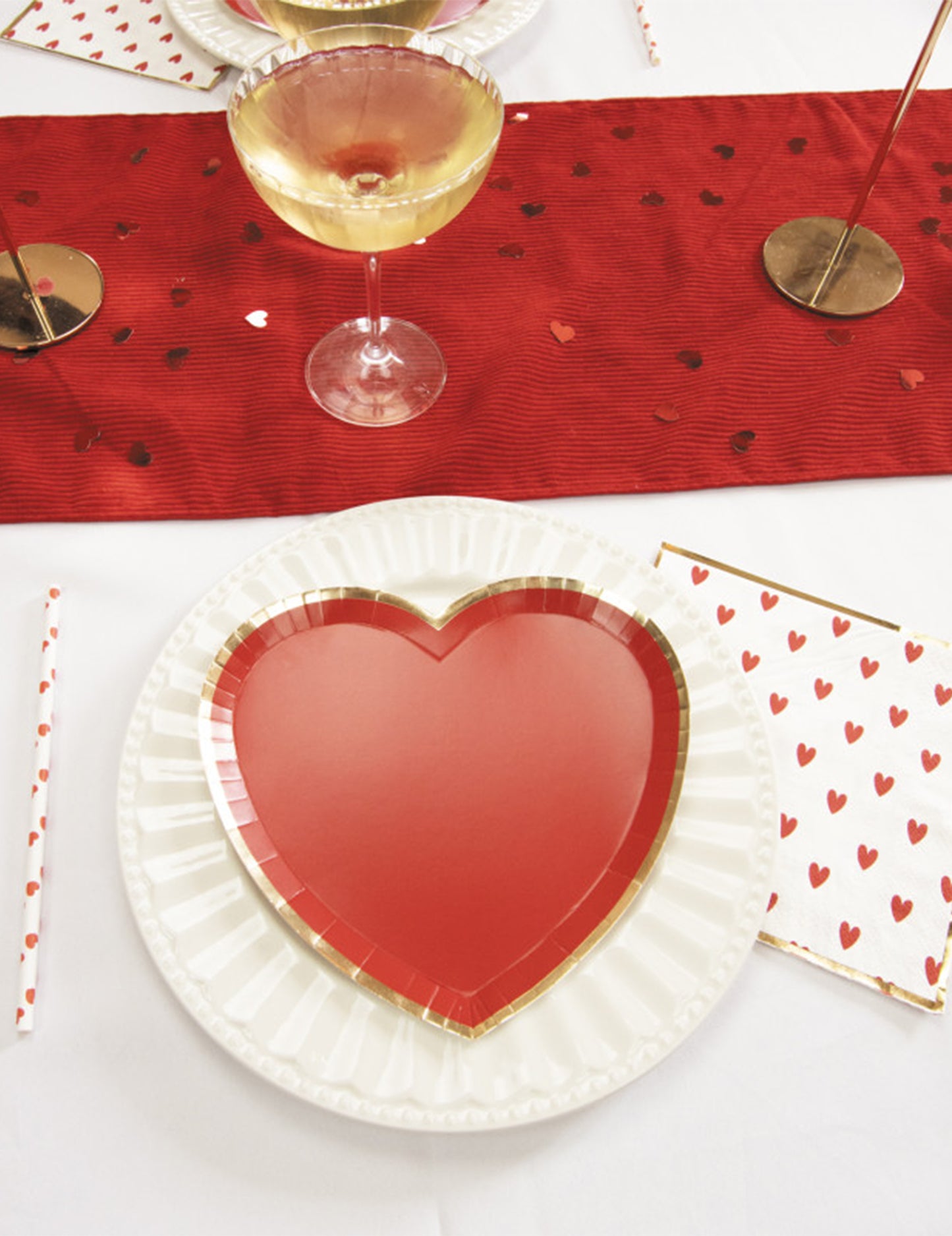 16 db piros szív alakú papírszalvéta 33 x 33 cm