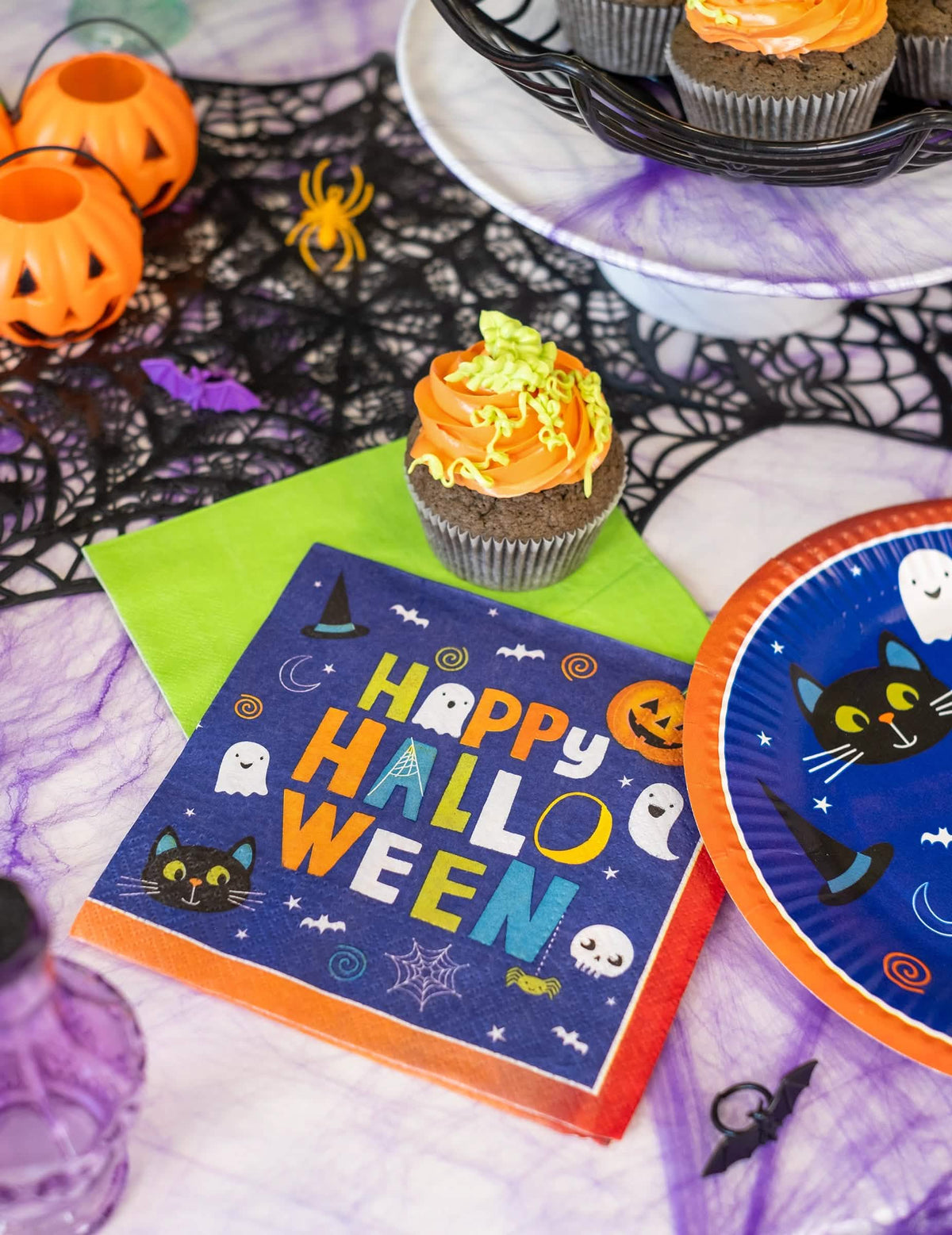 halloween papírszalvéták Friends asztali elrendezésén