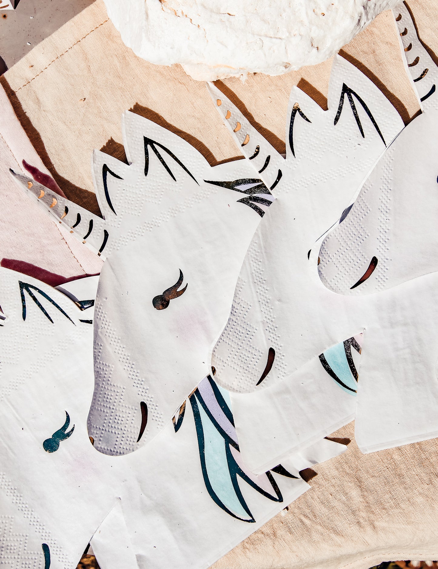 16 pasztell és arany unikornis papírszalvéta egy varázslatos születésnapra