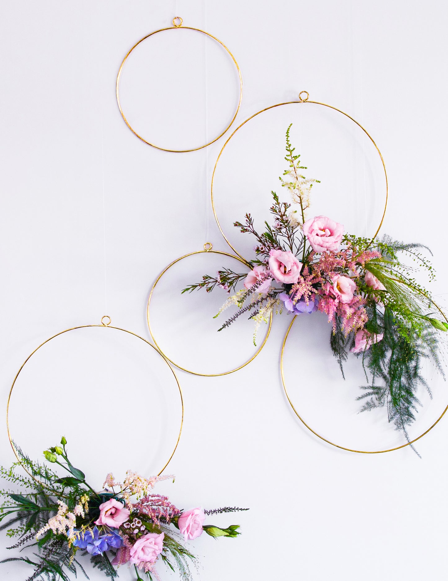 2 arany kör, 20 és 28 cm fém koronákhoz