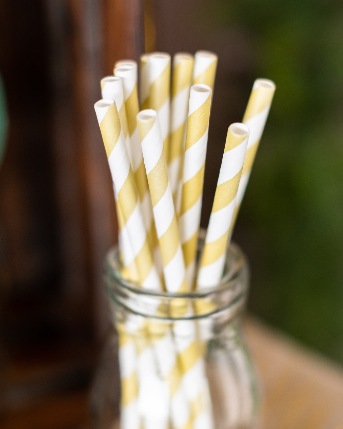 20 aranyozott csíkos karton szalma 20 cm