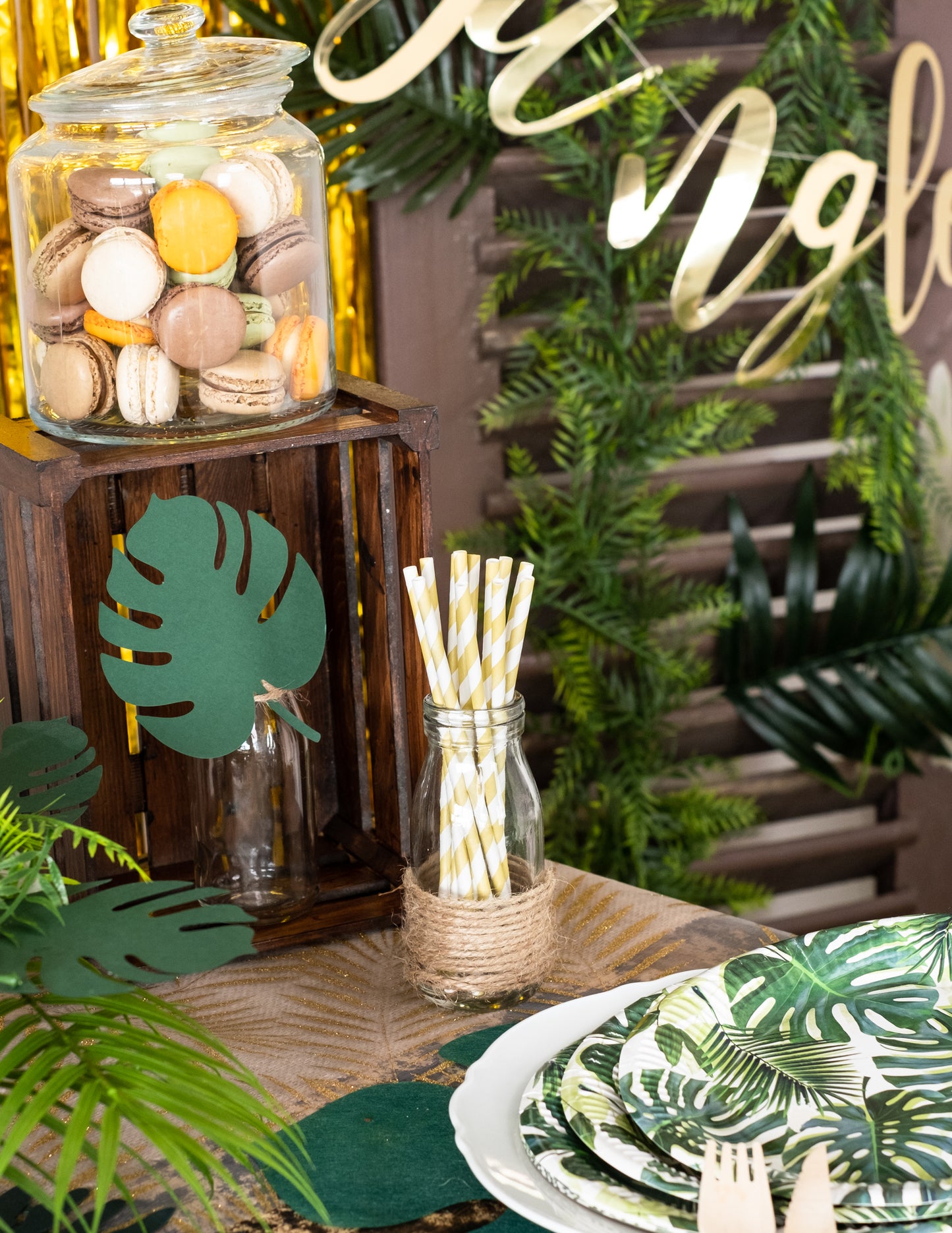 20 aranyozott csíkos karton szalma 20 cm