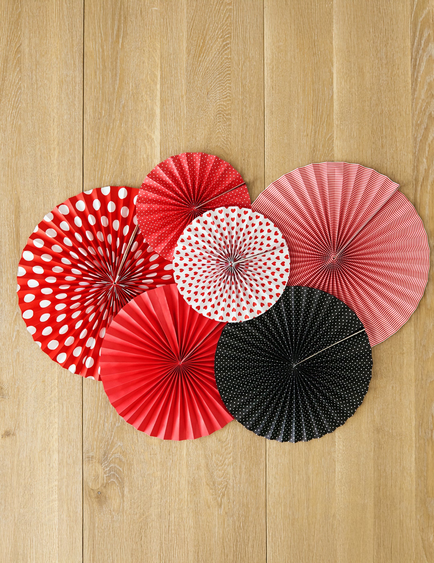 3 db pöttyös karton rozetta dísz, 23-as, 32-es és 40-es méretben cm felakasztani