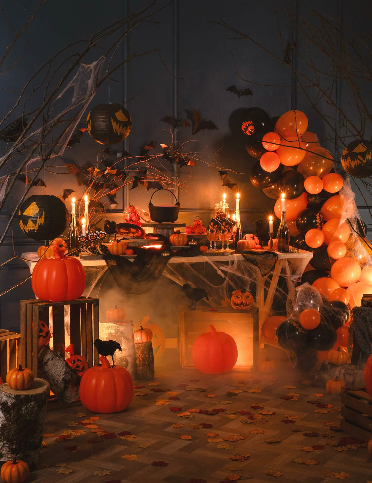 Dekoratív halloween lufik elrendezése dekorációhoz