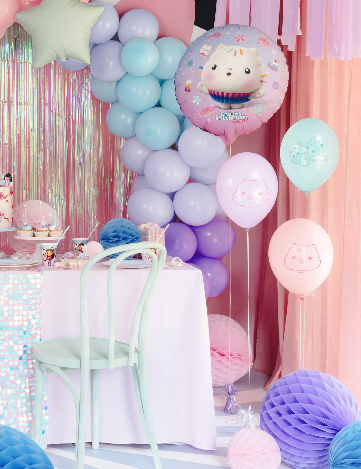 Décoration de table avec les 6 Ballons latex Gabby et la maison magique