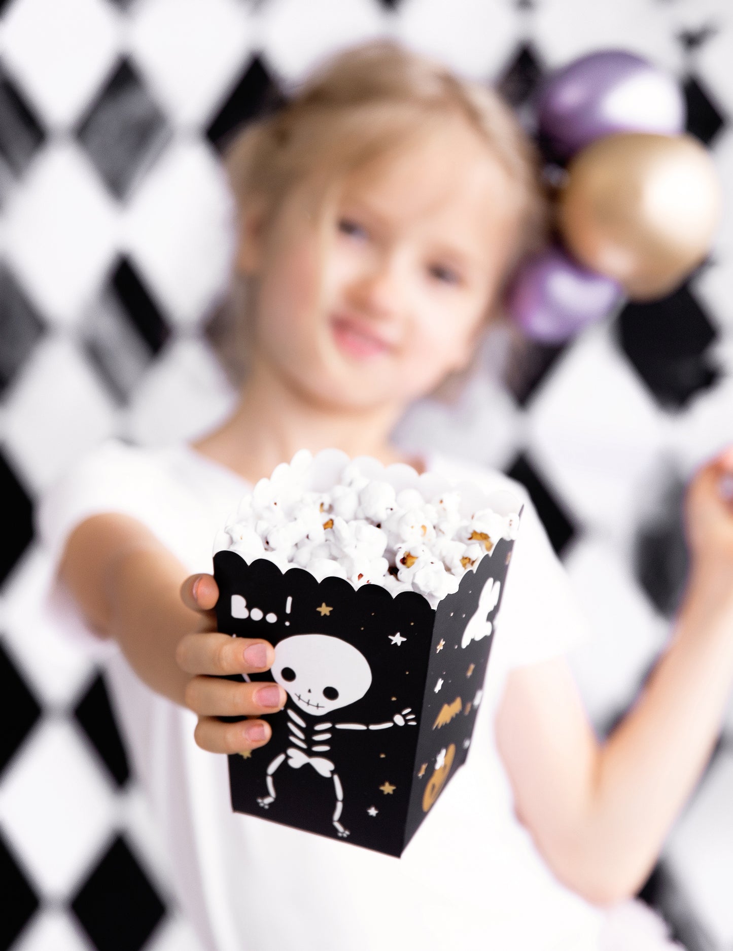 6 db Halloween Boo! pattogatottkukorica doboz kartonból, 7 x 7 x 12,5 cm cm