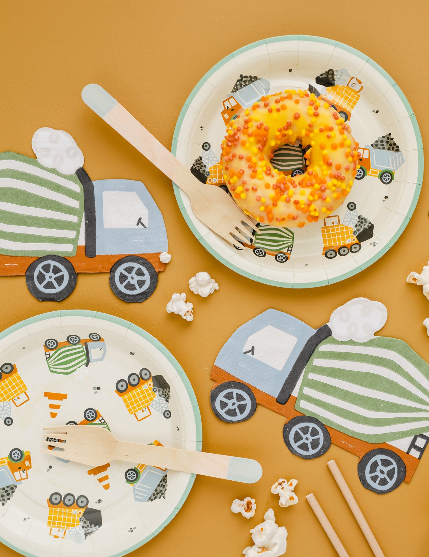 6 kis tányér helyszíni teherautók 18 cm