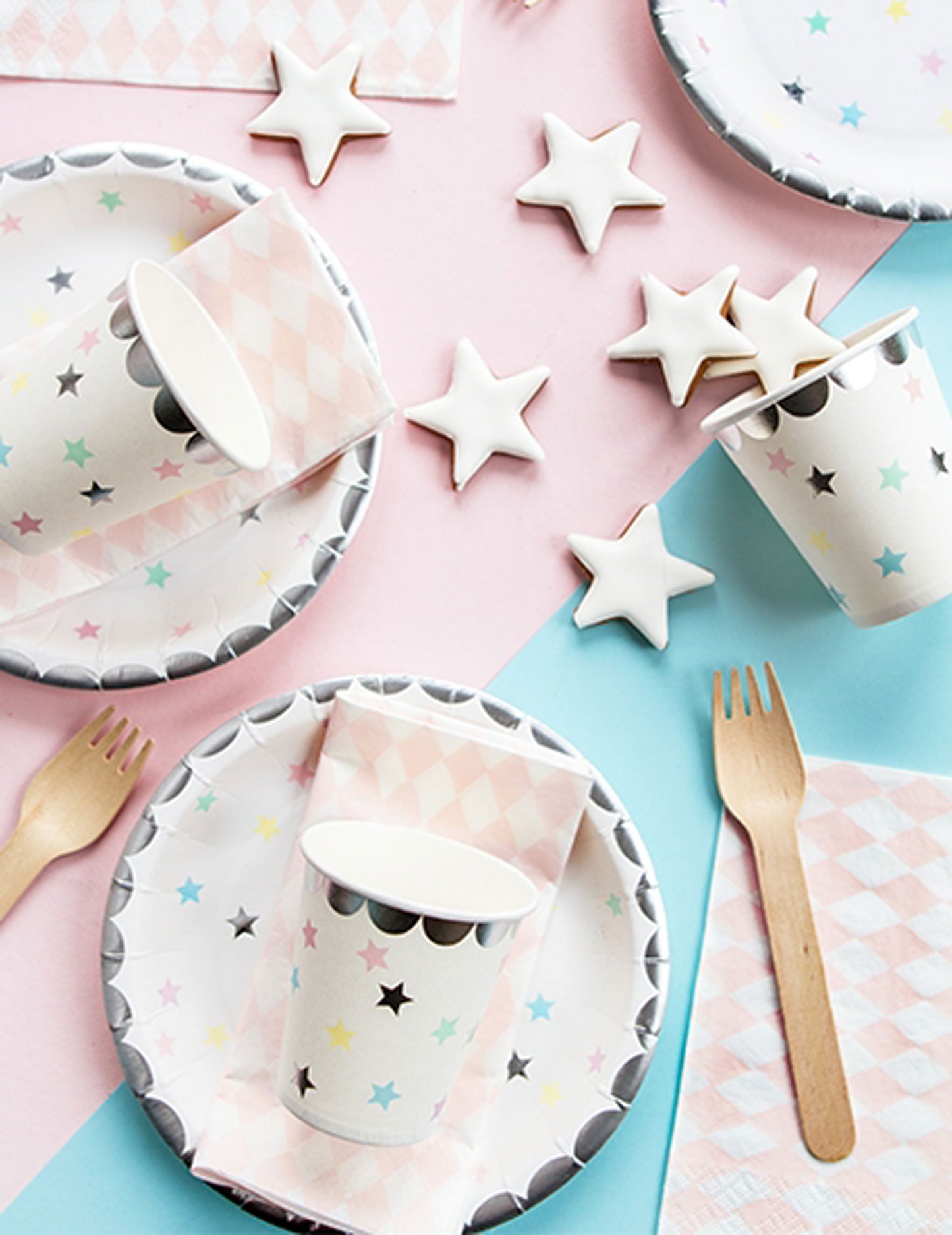 6 db kis csillag alakú tányér 18 cm pasztell karton