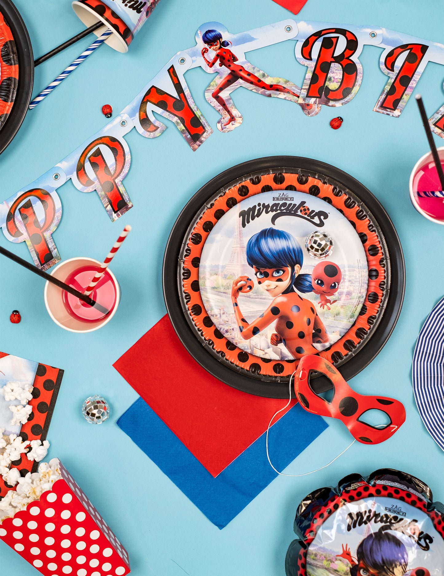 8 katicabogár kartonlemez Párizsban 23 cm