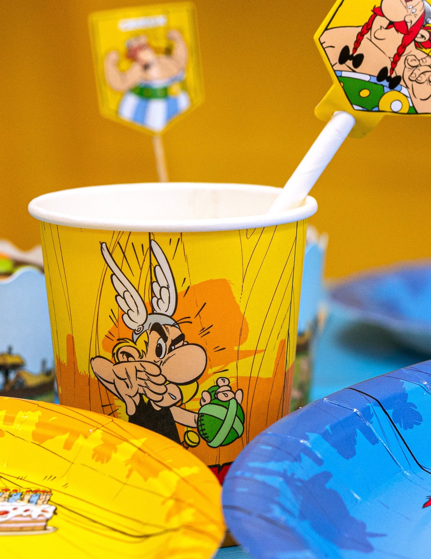 8 Asterix karton csésze 250 ml