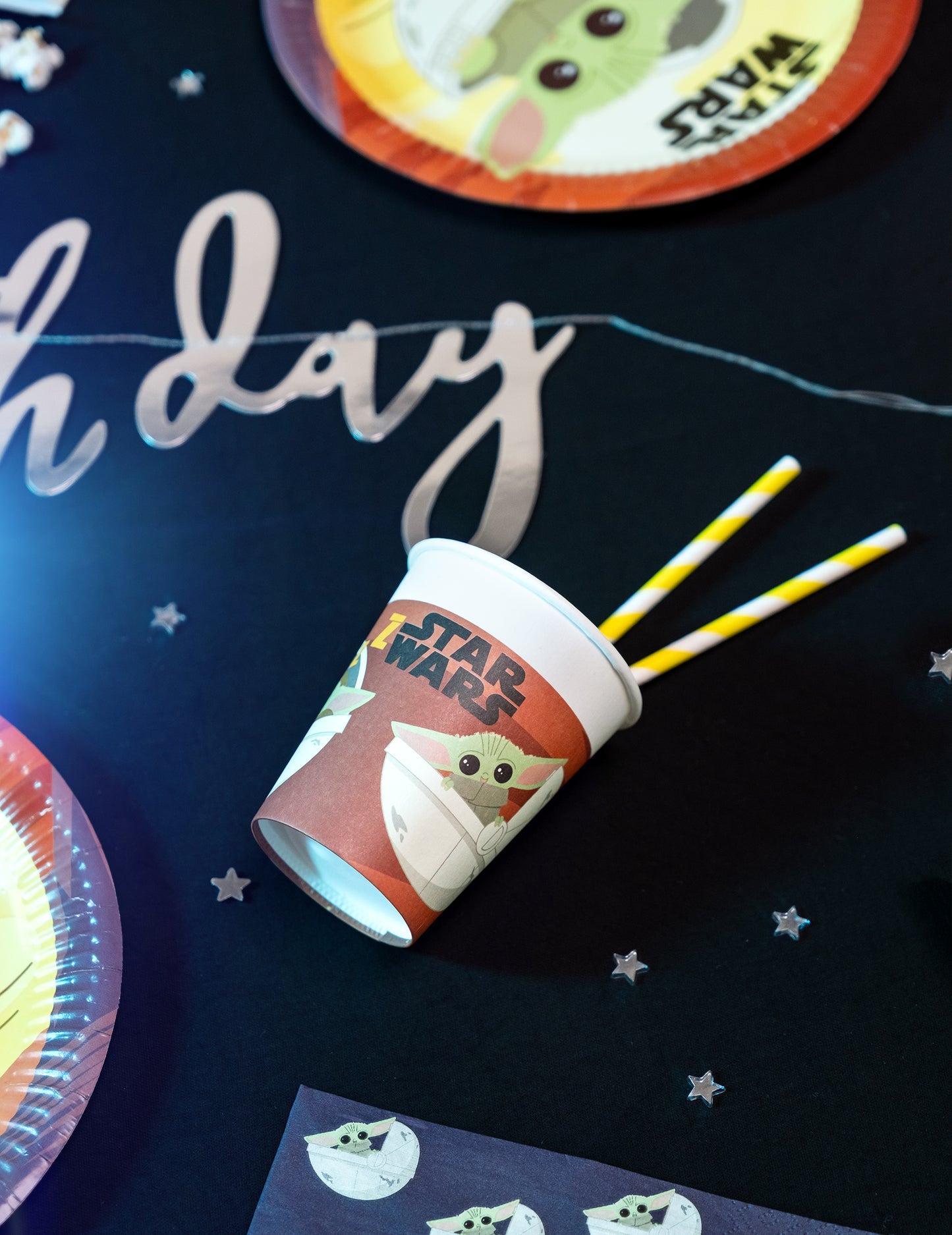 8 db Baby Yoda, a mandalóri™ kartonpohár, 200 ml