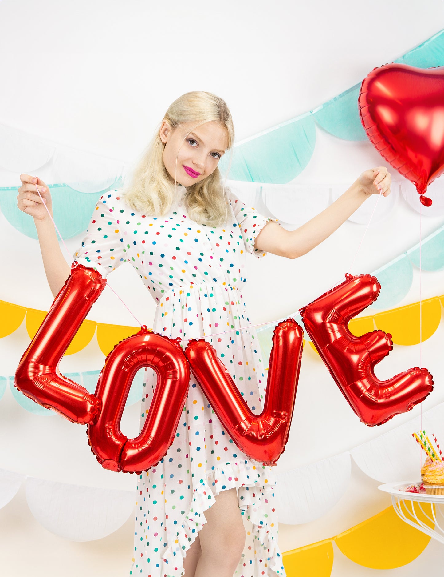 Alumínium lufi betűk szerelem piros 140 x 35 cm esküvőre