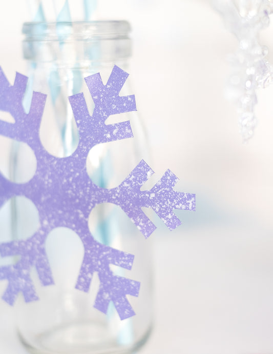 Détail de l'effet de neige sur un flocon du bombe spray neige Noël