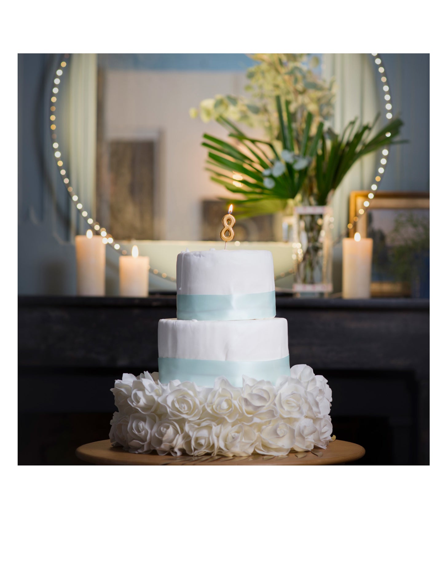 Metálarany 8-as születésnapi gyertya 4.3 cm tortavágóval