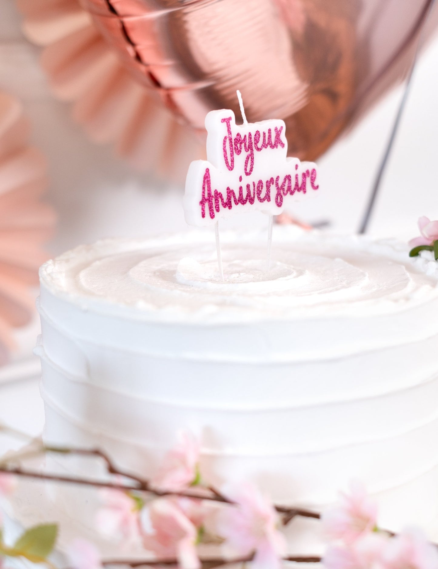 Gyertya a boldog születésnapon fuschia verejték 8 x 5 cm