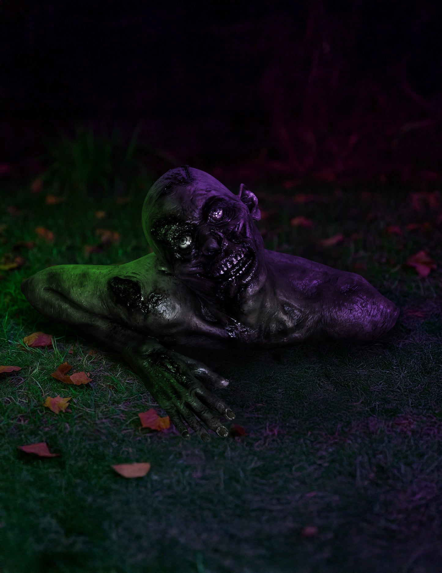 Halloween valódi méretű dekoratív zombi mellszobor 66 x 30 cm