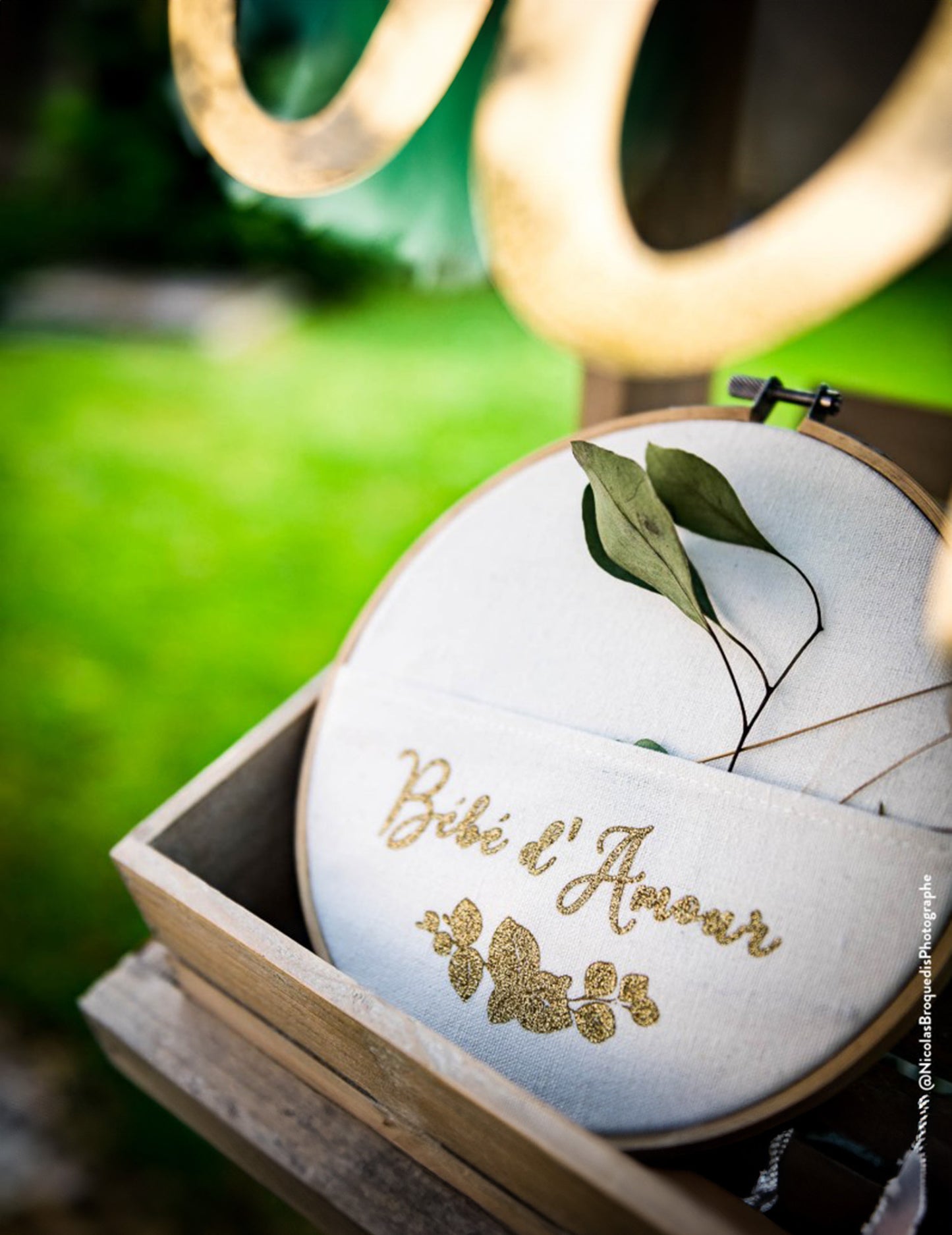 Baby Love fa és vászon zsebkeret 19 cm csillogó arany