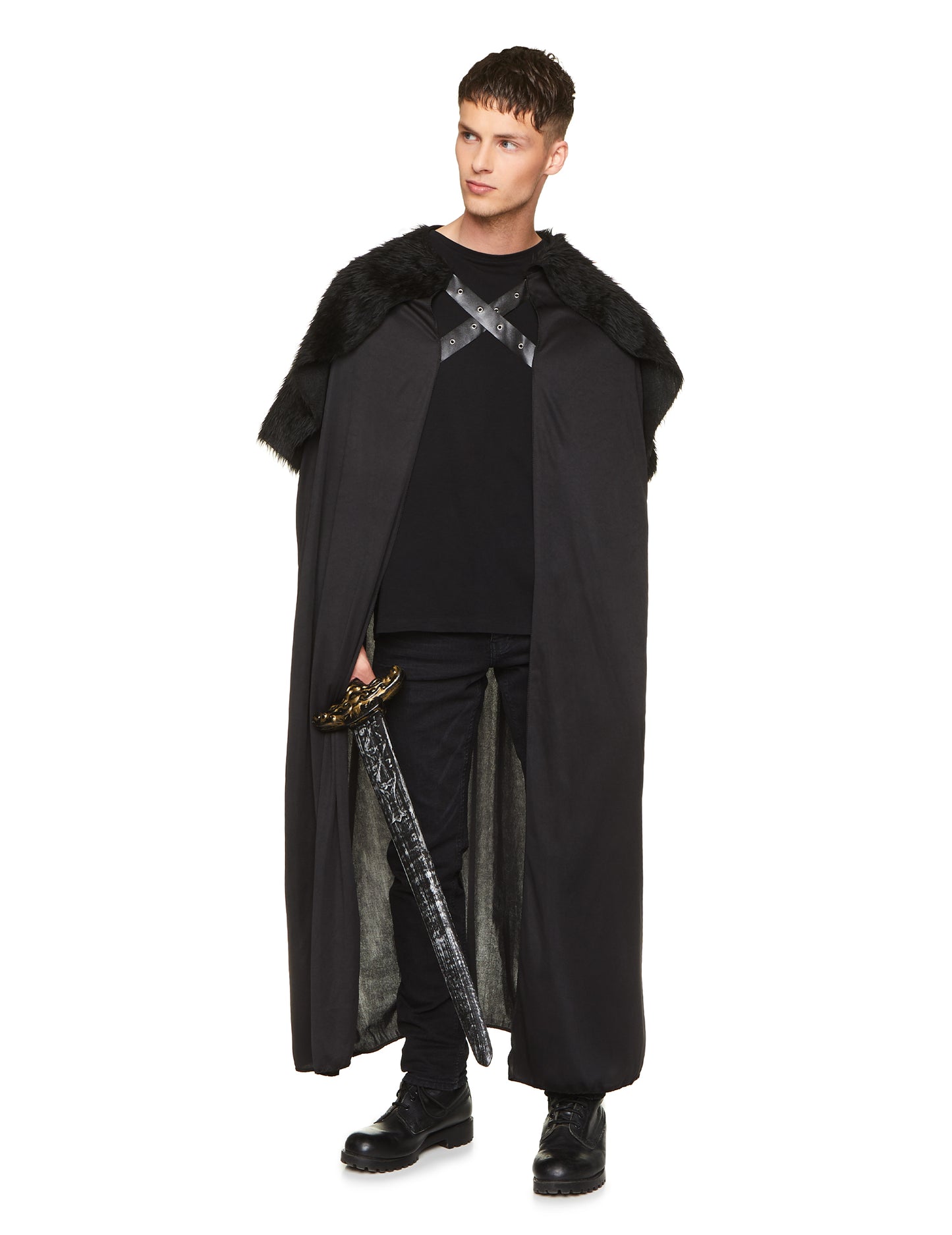 Vue de face de la cape avec fourrure pour homme