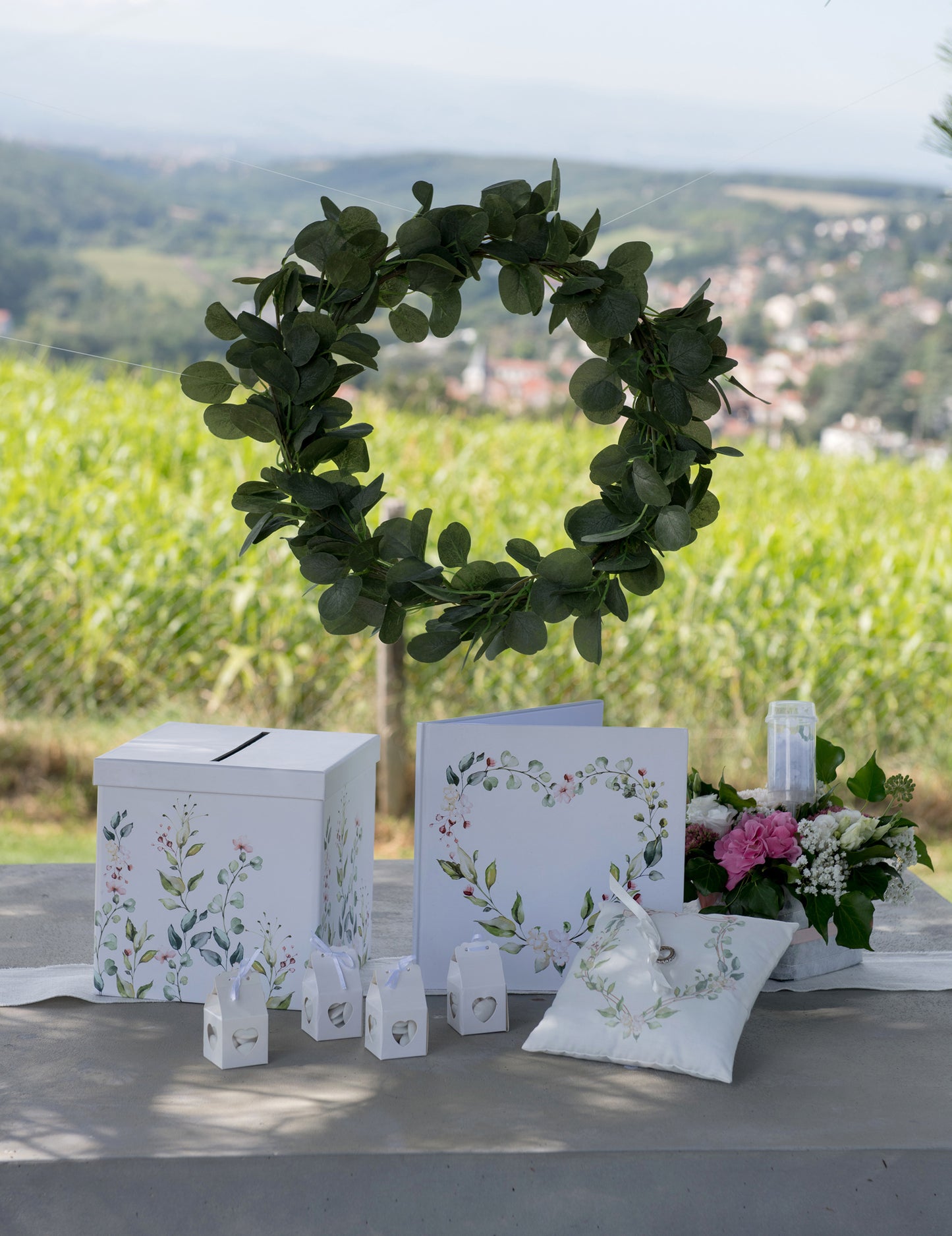 Karikagyűrű párna botanikai motívummal, 18 x 18 cm gyűrűtartó