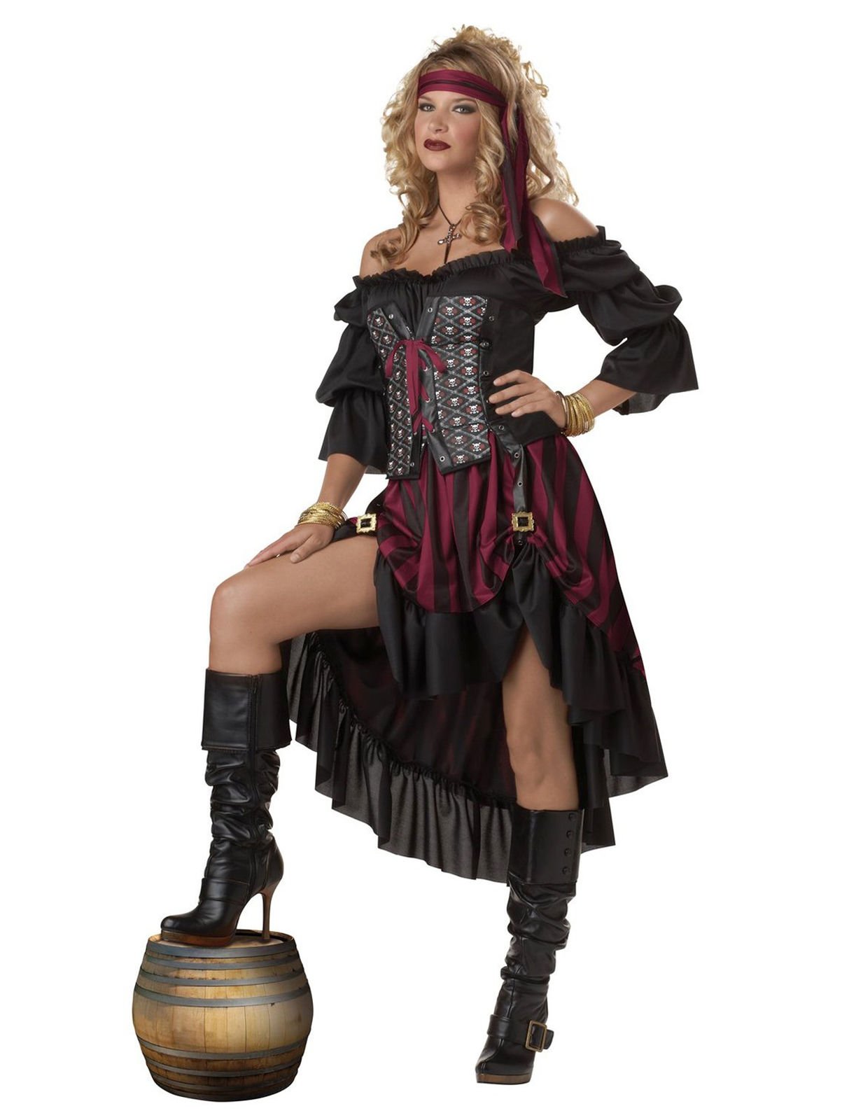 Luxus kalóz álruhás