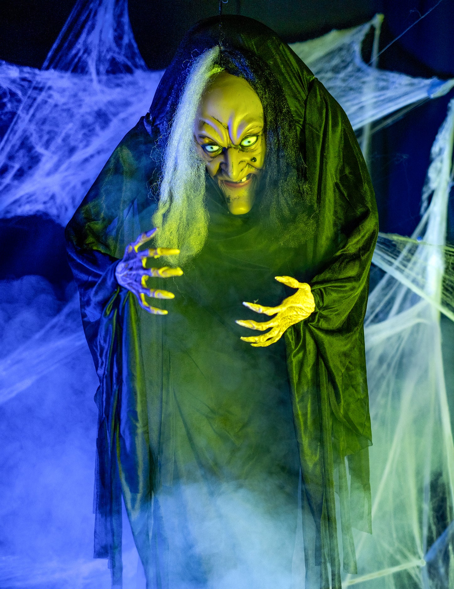 Dekoráció a fekete -fehér boszorkány 140 cm -es Halloween lógására