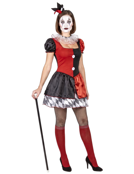 Piros és fekete harlequin jelmez nő