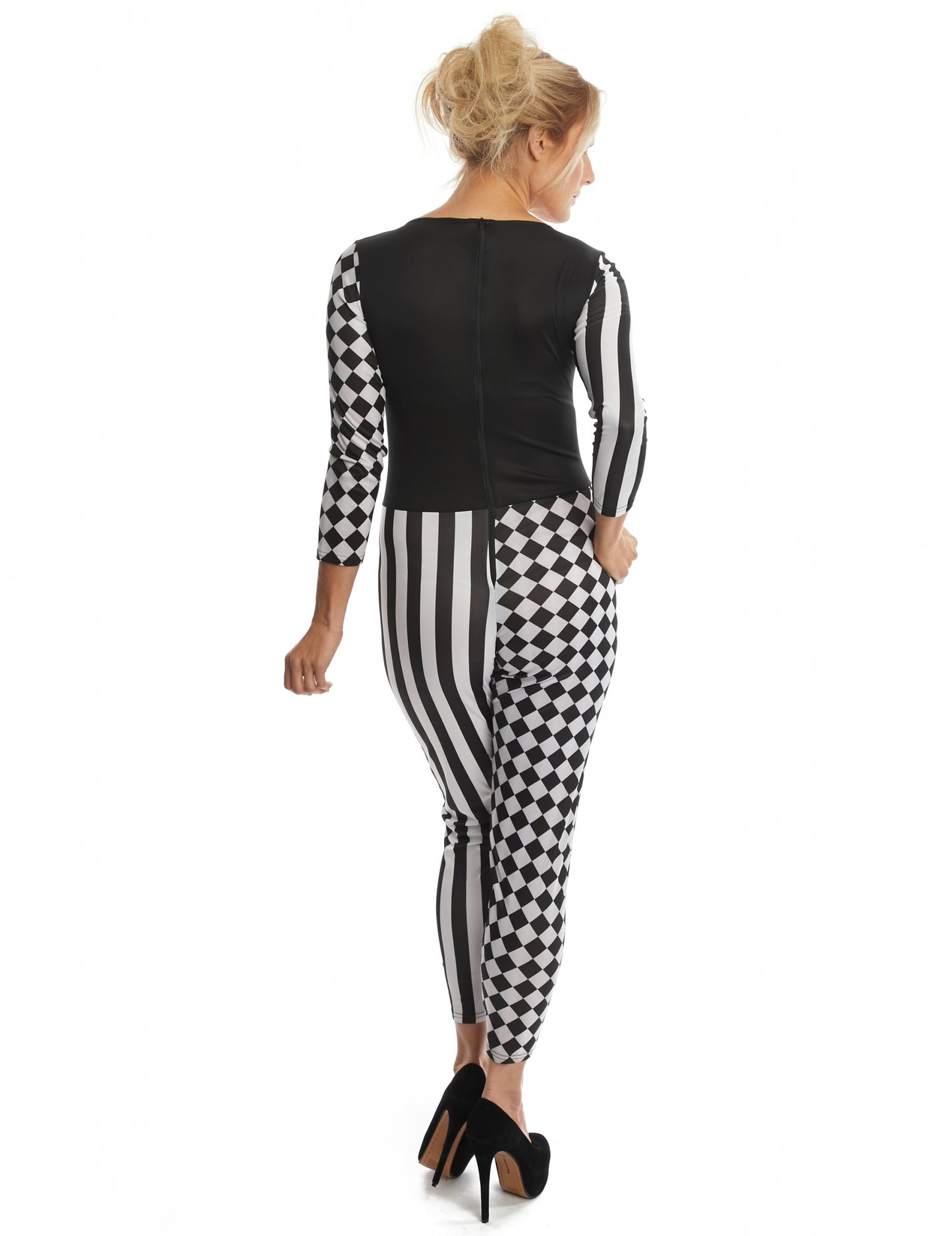 Két color nő álruhája