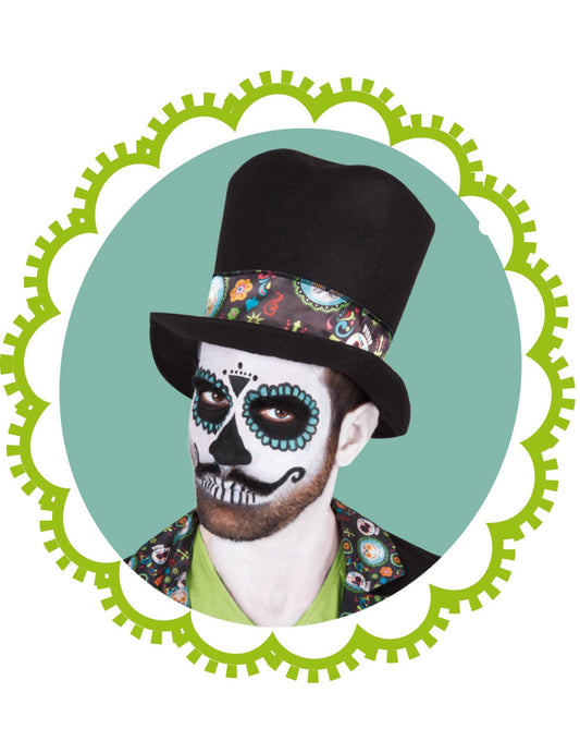 Gros plan sur le maquillage et le chapeau haut-de-forme du déguisement Dia de los muertos pour homme
