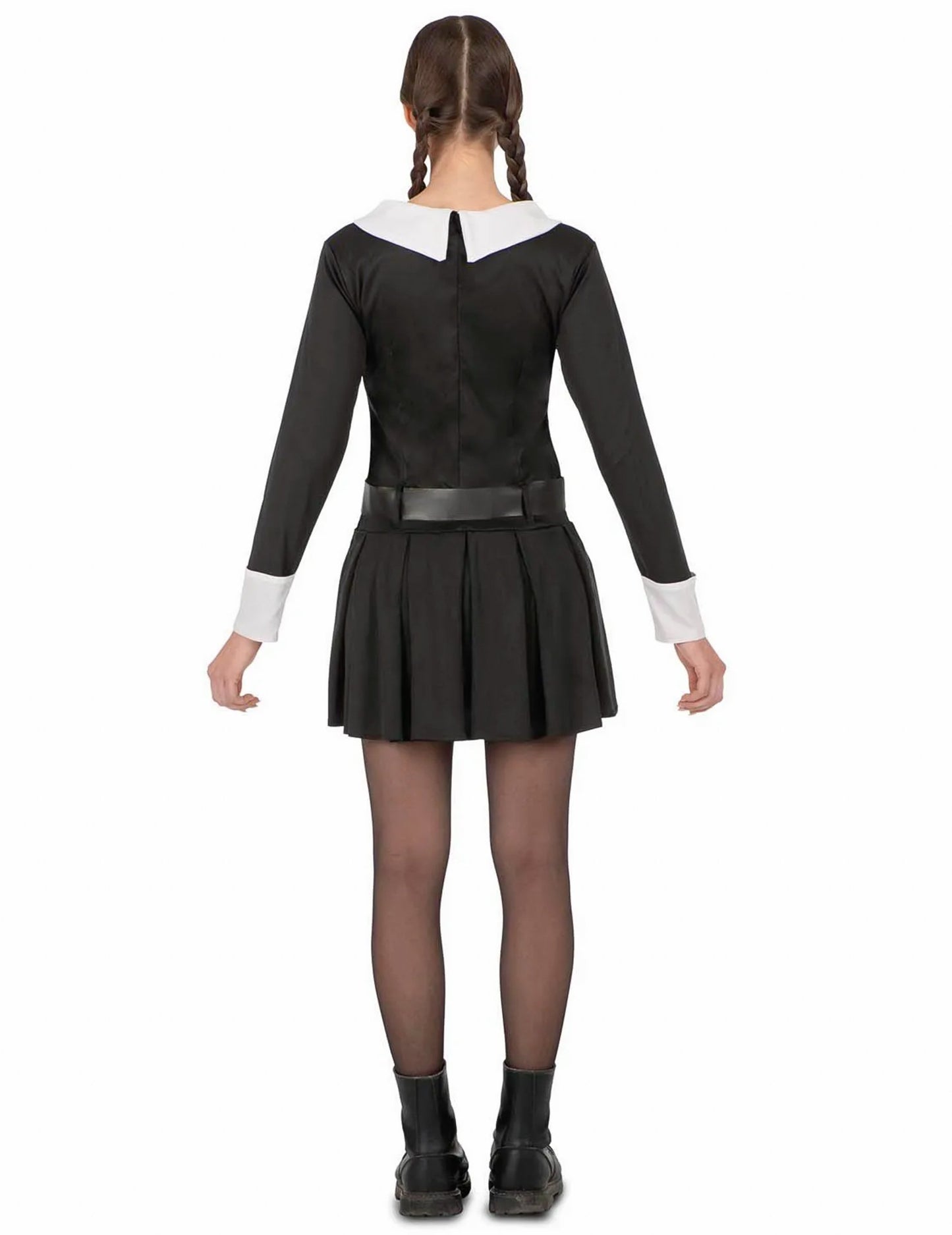 Álruhás fiatal lány baljós nő