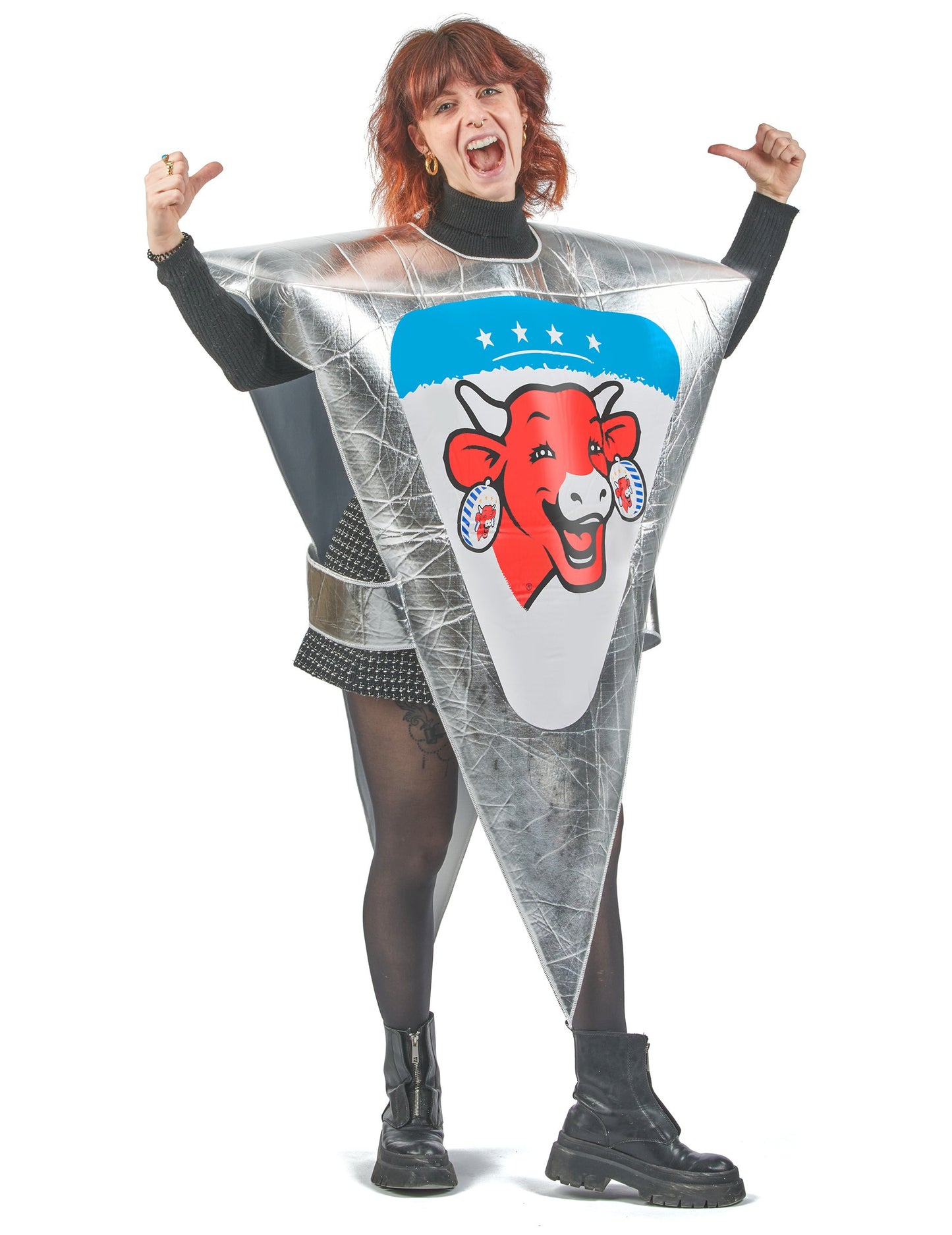 Tehén adag álruhában, ami felnőtt nevet