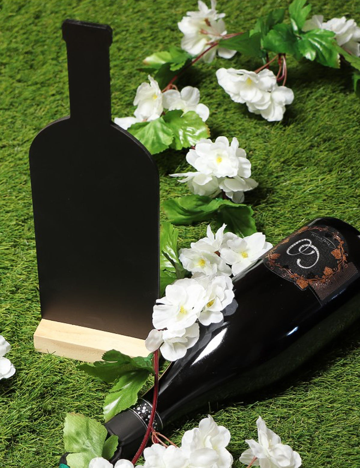 Mise en situation de la guirlande de fleurs de cerisier pour mariage zen