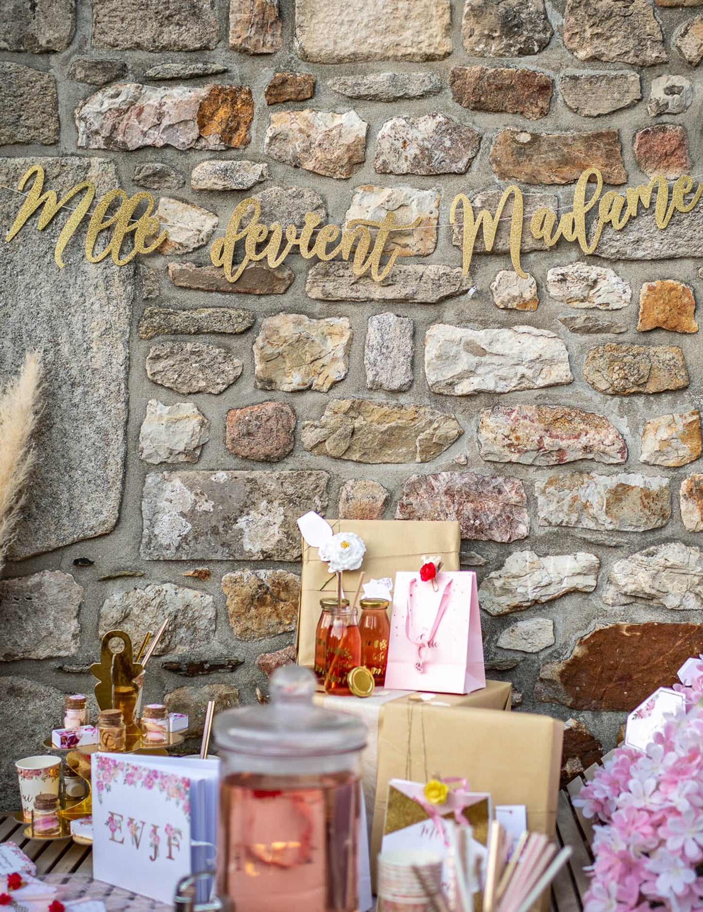 Miss Cardboard Garland lesz Madame Dorée 1,20 m