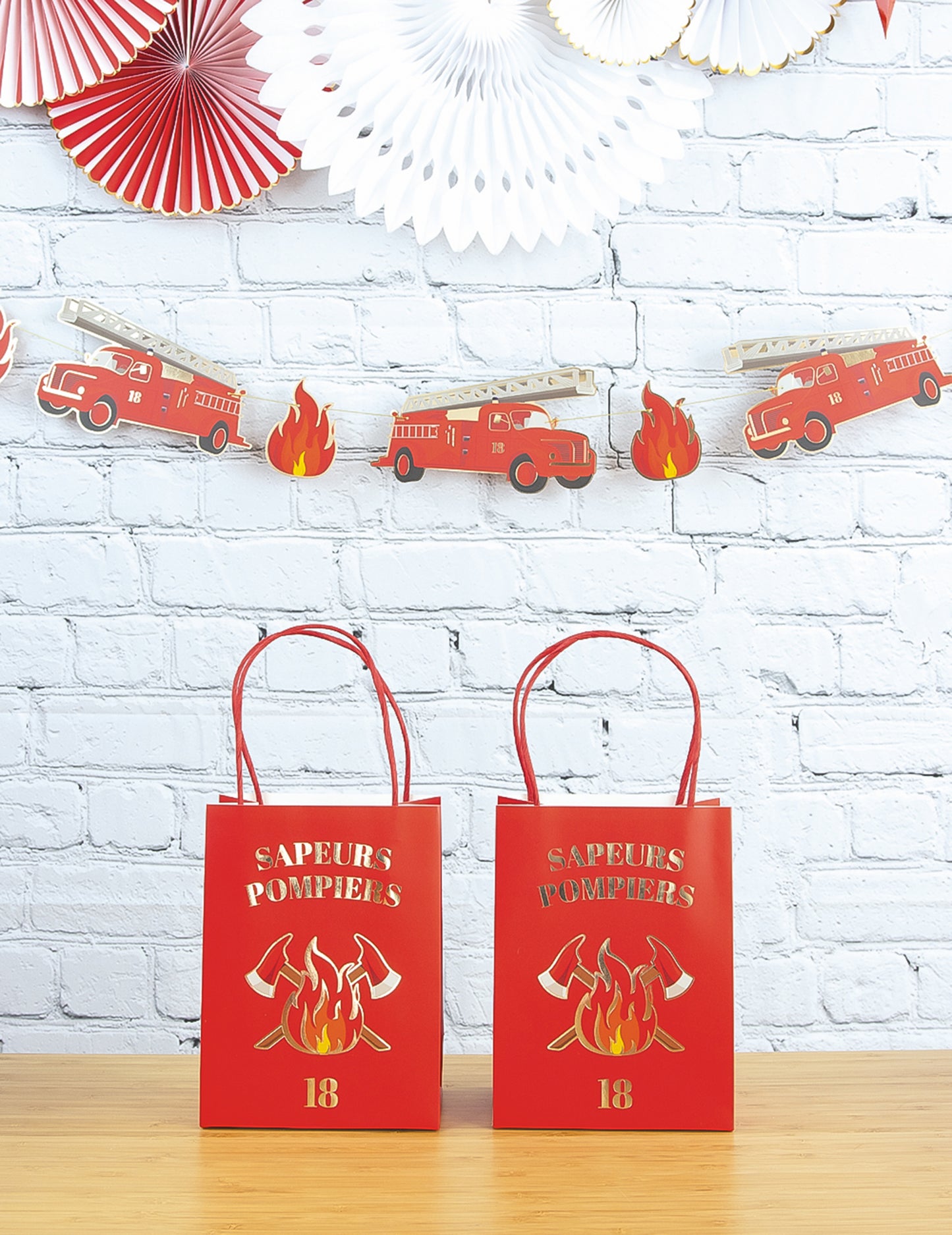 Tűzoltó karton koszorú 3 m