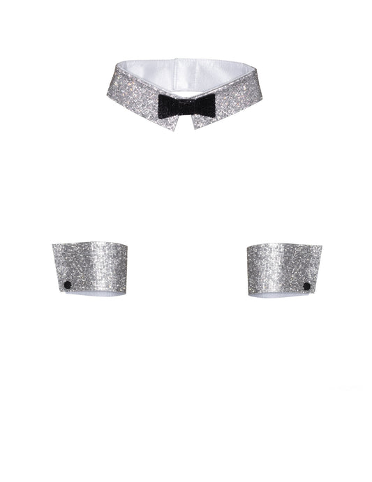 Détail du col et des poignets du kit col et manchettes à strass deluxe