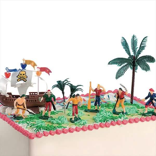 Jelenet egy tortán a 10 darabos kalóz tortadekorációs készletből