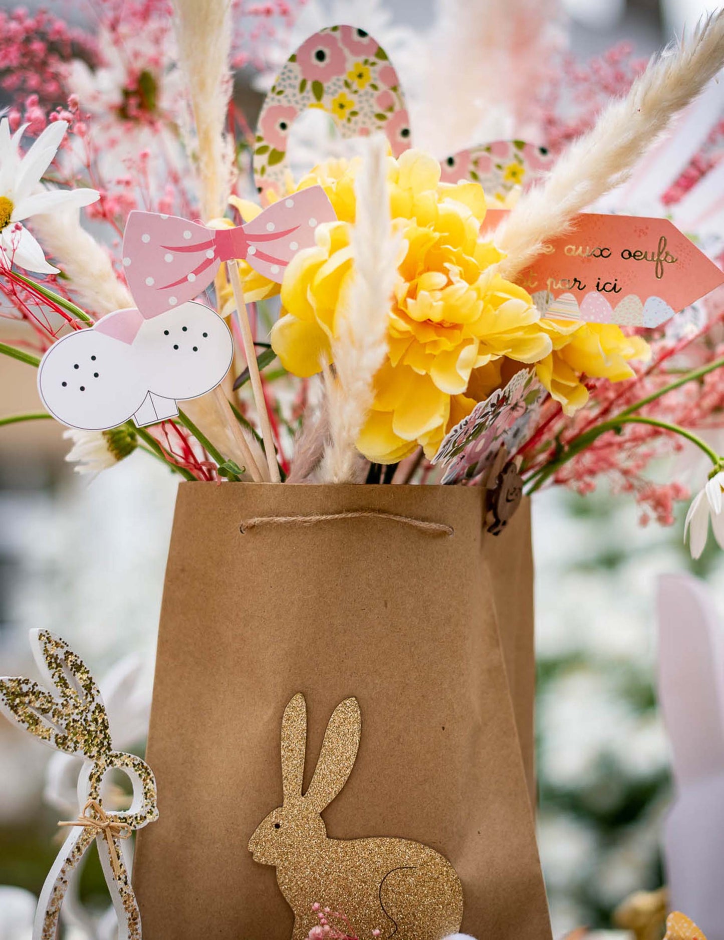 Húsvéti Szabadság mintás nyuszi fotófülke készlet 11 virágos kiegészítővel