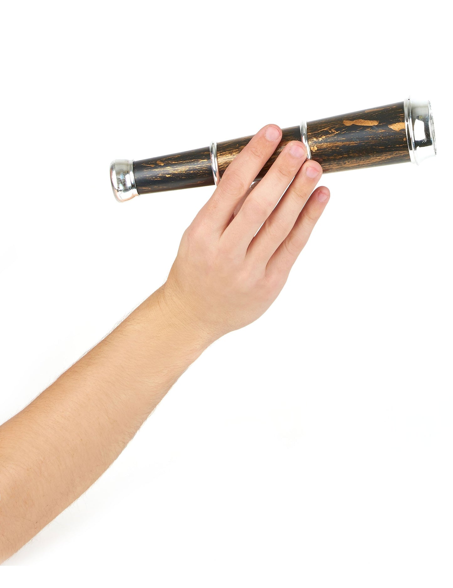 Helyzetbe állítva a kalóz távcső a kézben