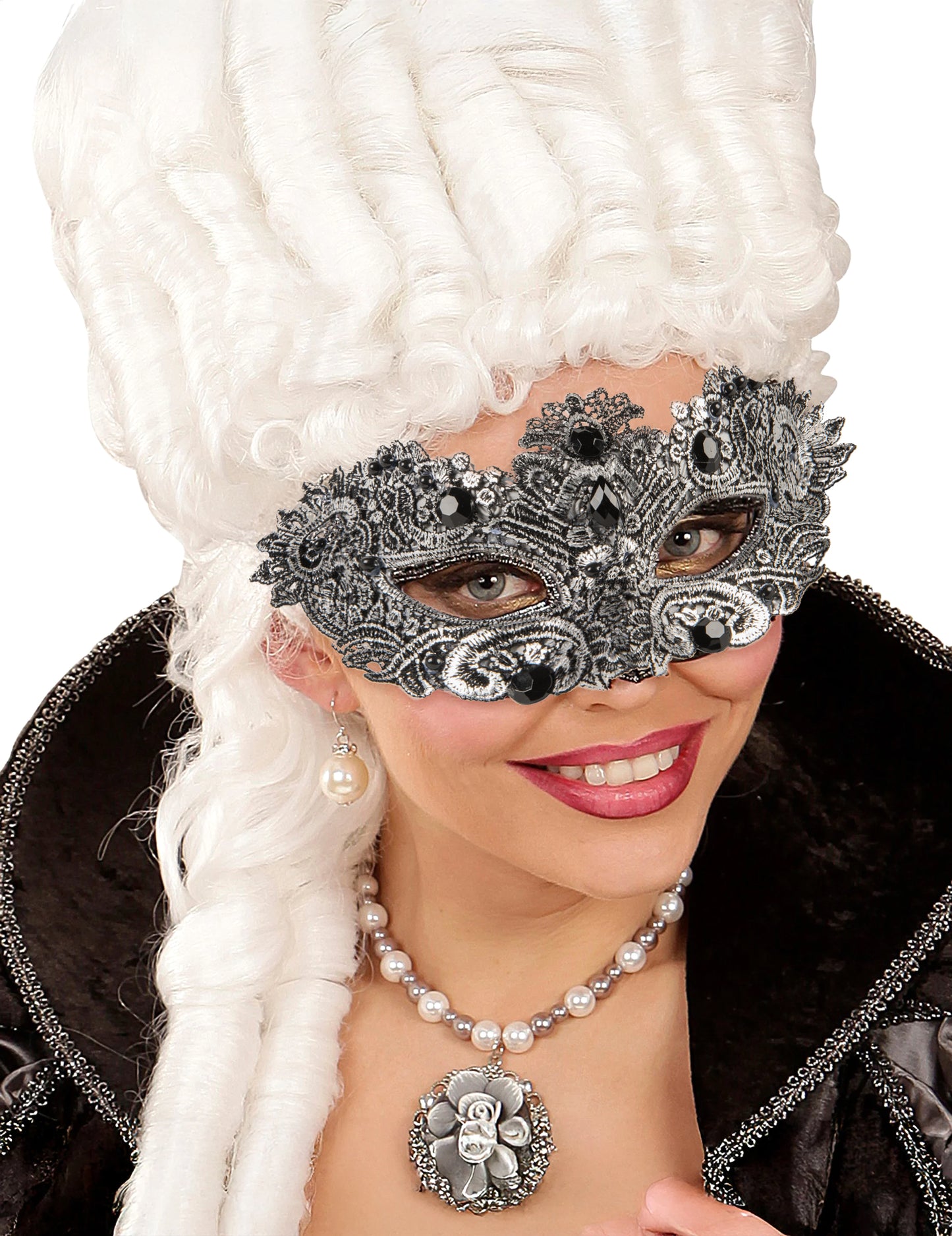 Ősi ezüst farkas felnőtt kövekkel