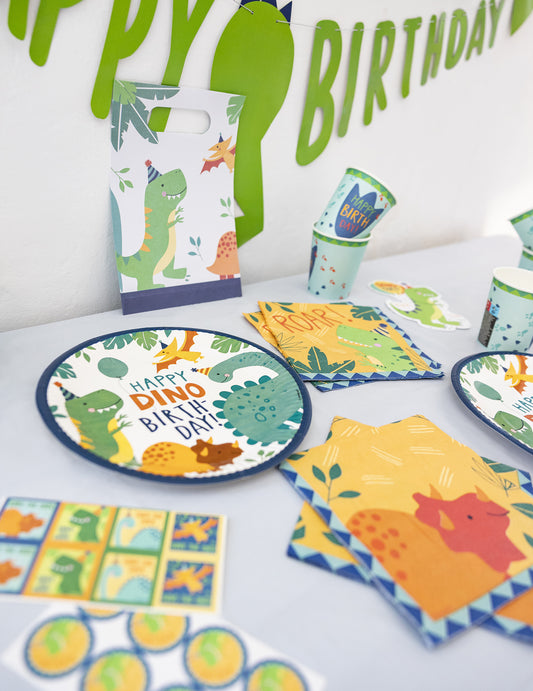 51 darabos dinoszauruszos csomag születésnapra