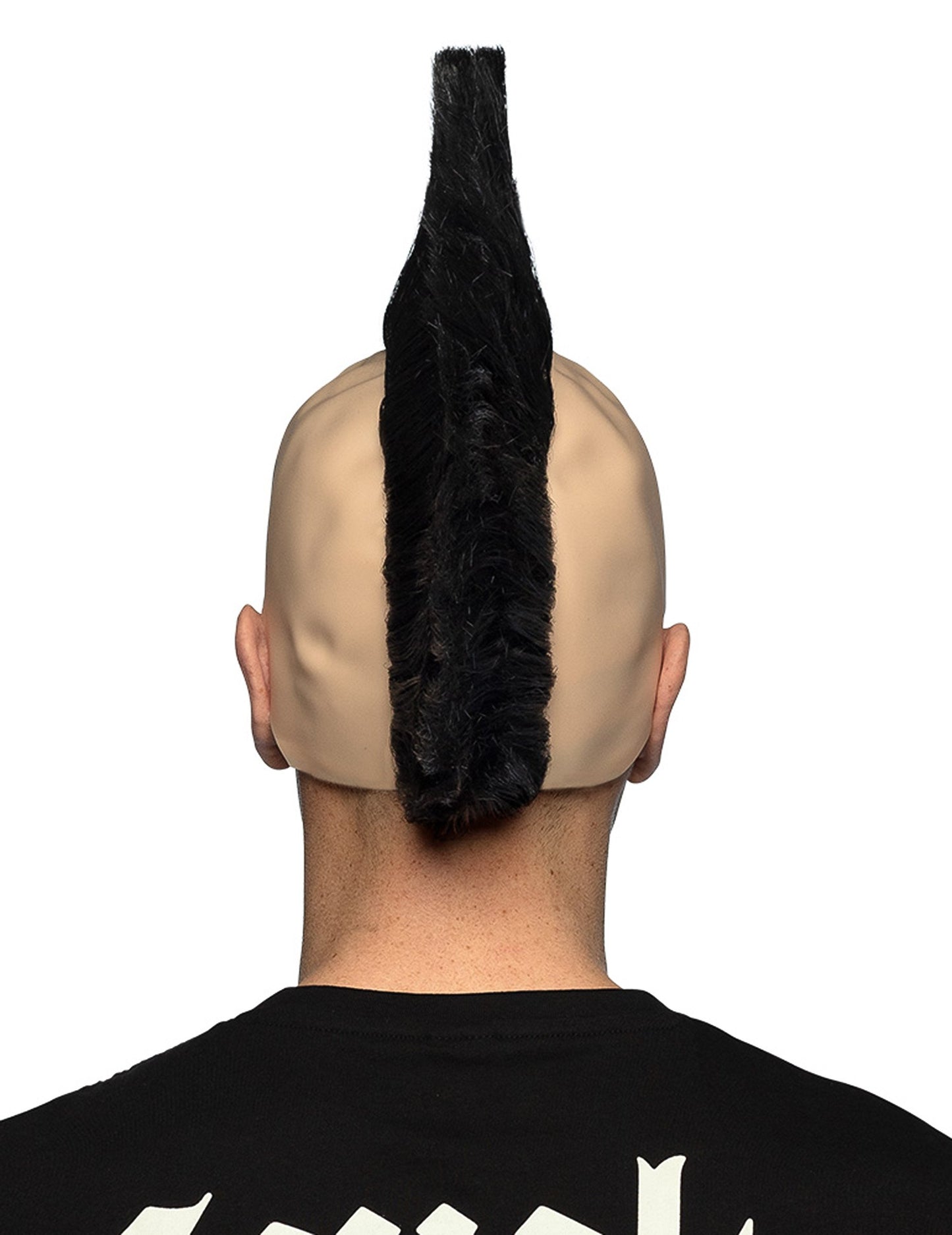 Hátulnézet a férfiaknak szánt punk frizuráról