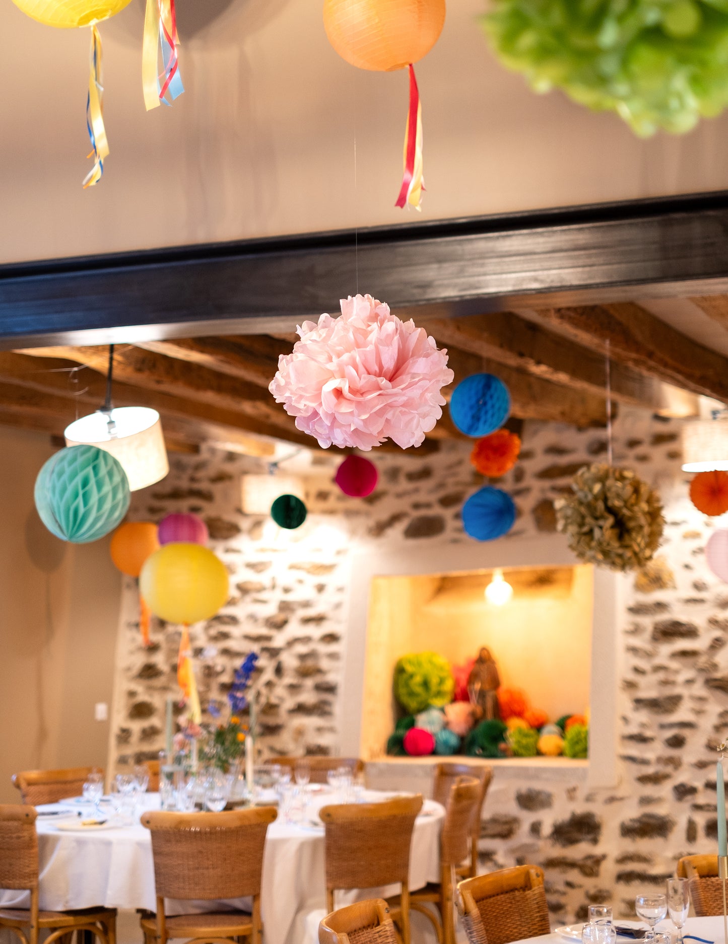 Rózsaszín papír pompon 40 cm, dekoratív gömb