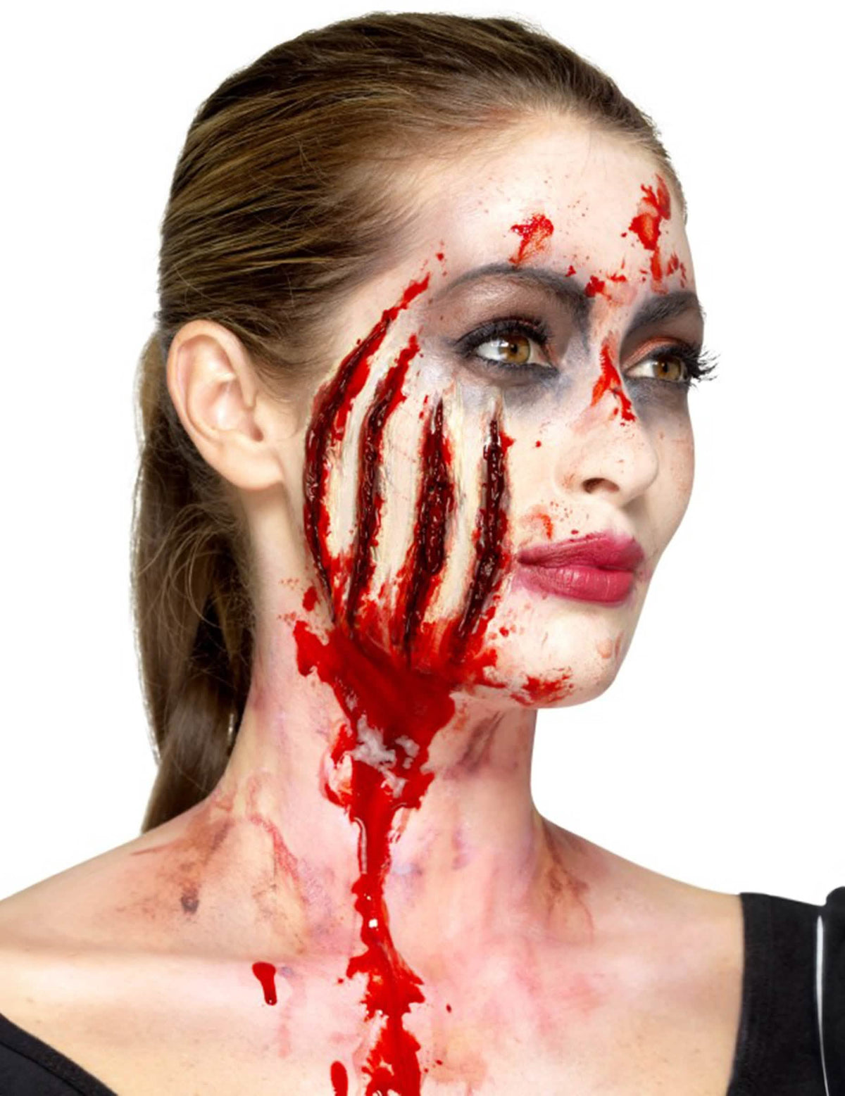 Háromnegyedes nézet a latex protézisről bevágások halloween