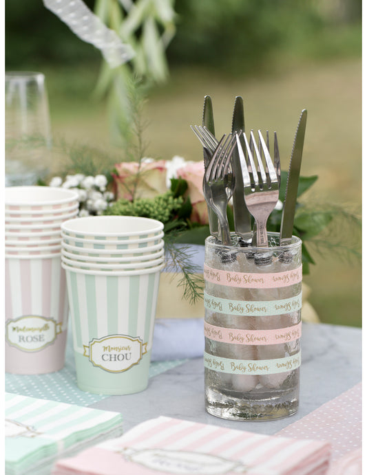 Mise en situation du ruban en coton adhésif baby shower rose à pois