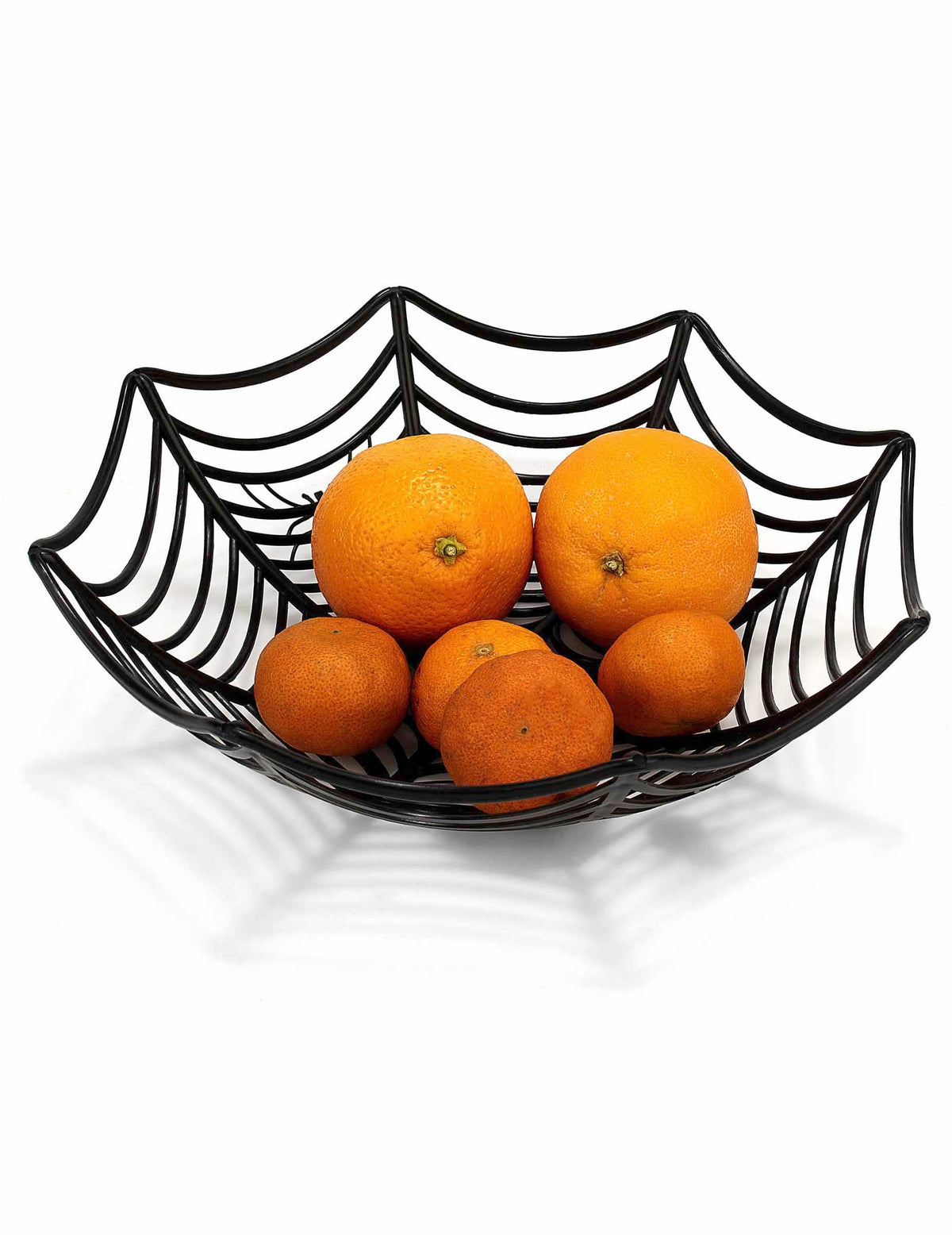 Gyümölcsös összeállítás a Halloween-i pókhálós salátástálban