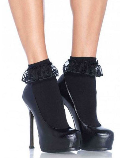 Fekete bázisok női csipkével