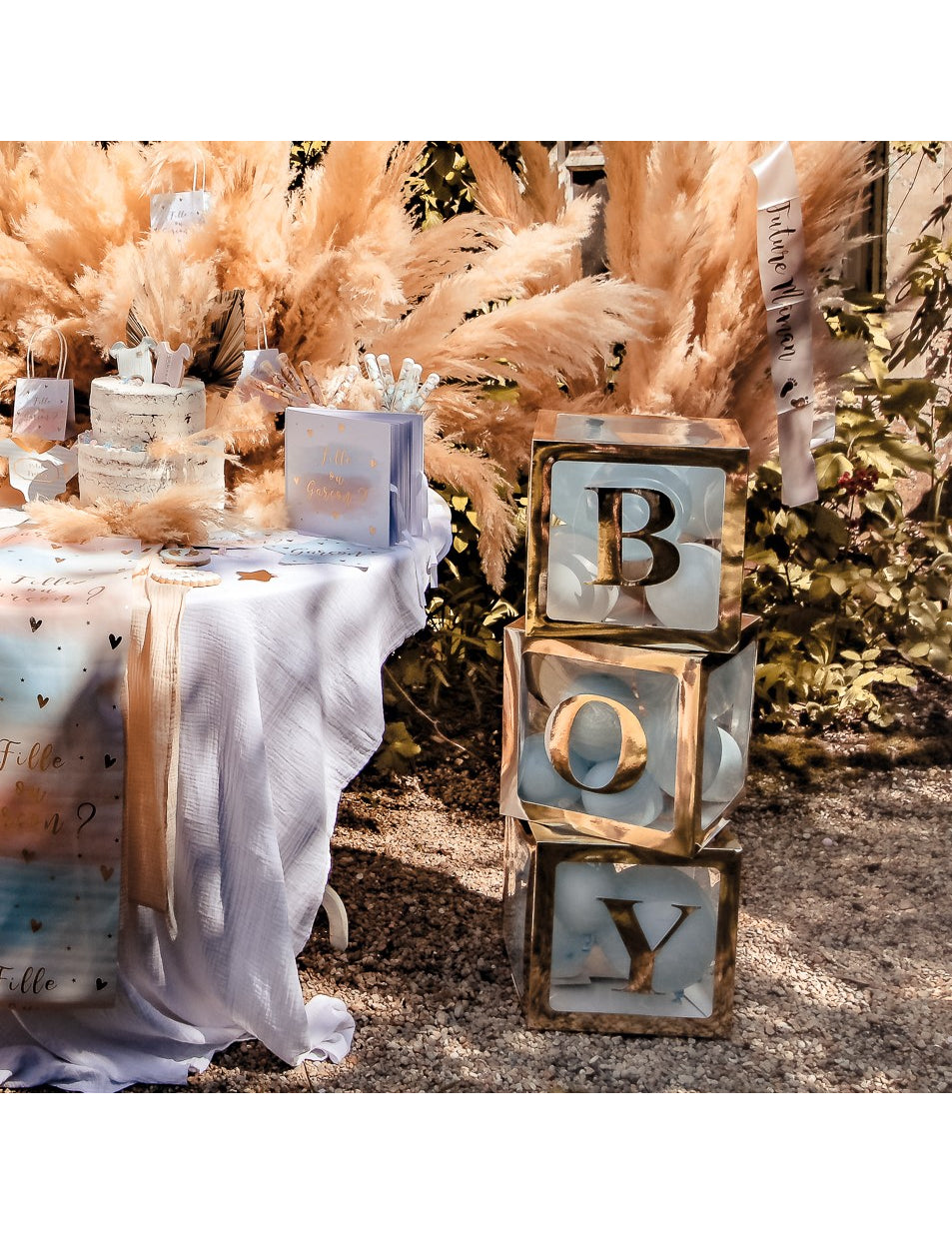 Fiús matricák arany betűkkel, 15 cm babaváró bulira