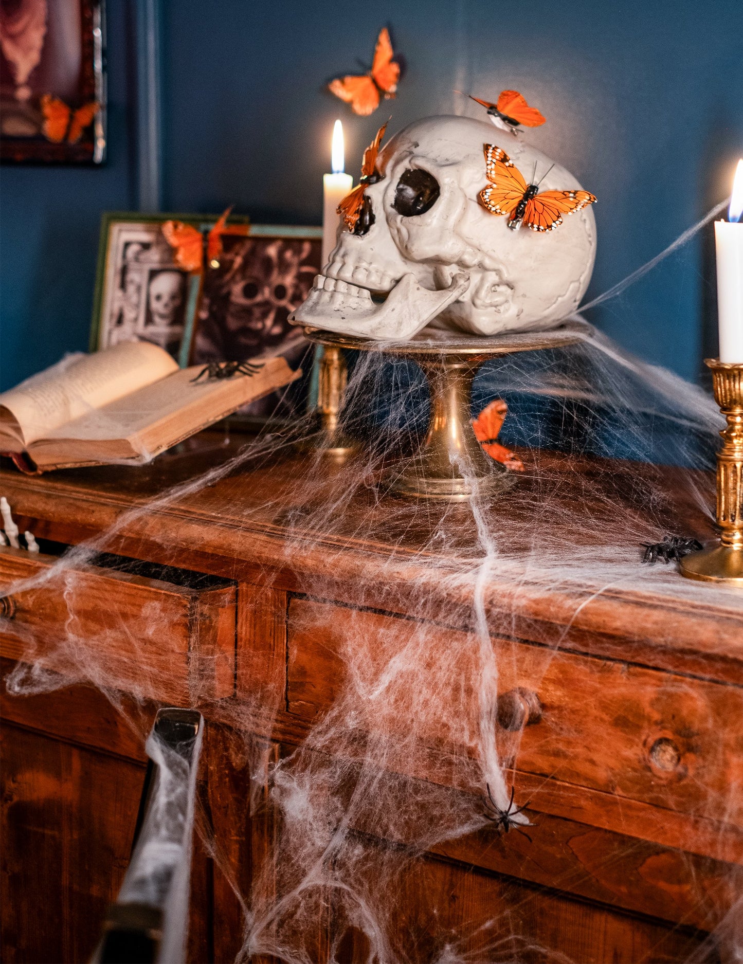 Fehér pókháló pókokkal 100 G Halloween